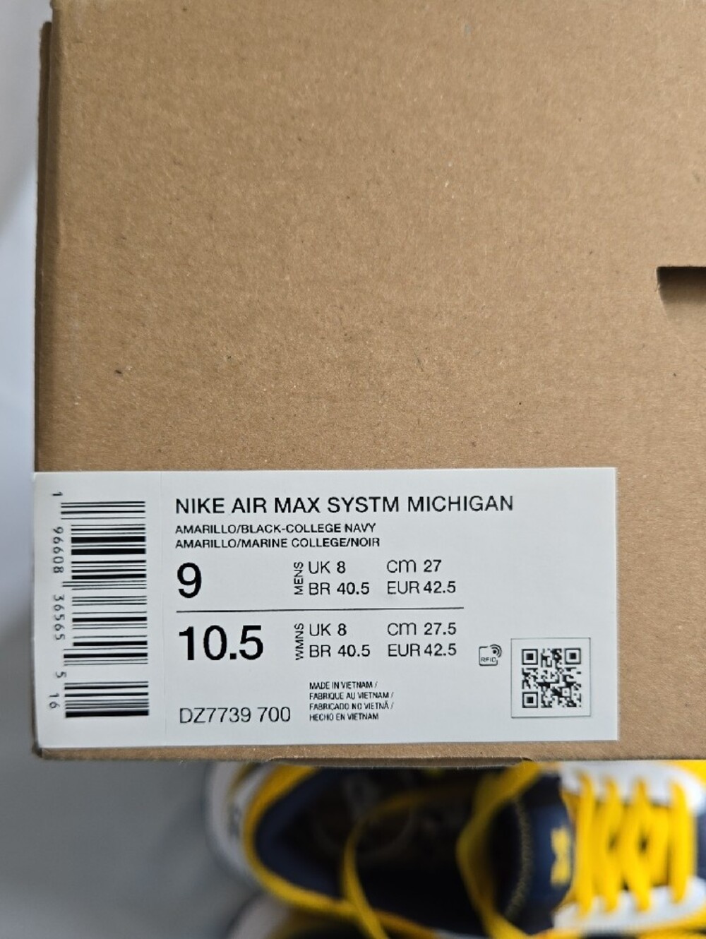 Nike Men's University Of Michigan Yellow & Navy Air Max Mesh Athletic Sneakers - Picture 8 of 9